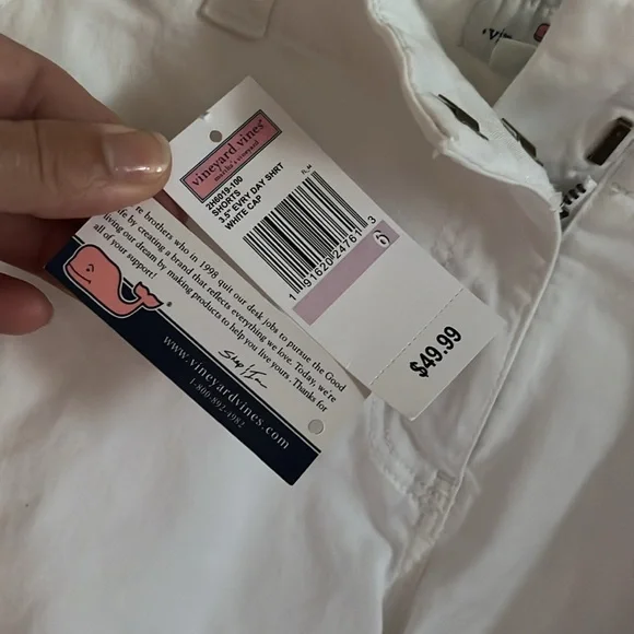 White shorts - Picture 7 of 7